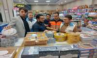 کارشناسان بهداشت محیط شبکه بهداشت و درمان شهرستان فامنین در راستای حفظ سلامت زائرانی که برای شرکت در مراسم تشییع پیکر «رهبر شهیدمان» عازم هستند،