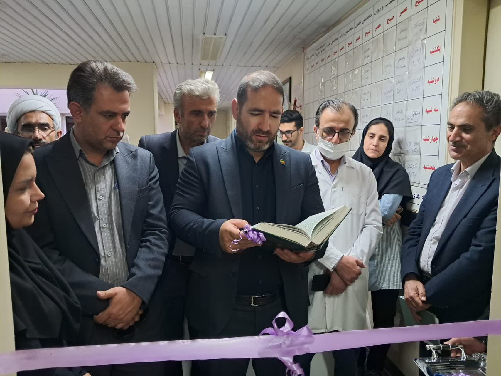 همزمان با آغاز هفته دولت، دستگاه سونوگرافی پیشرفته سامسونگ با اعتباری بالغ بر ۱۷۰ میلیارد ریال در بیمارستان امام حسن مجتبی(ع) شهرستان فامنین افتتاح و وارد چرخه خدمت‌رسانی به مردم شد.